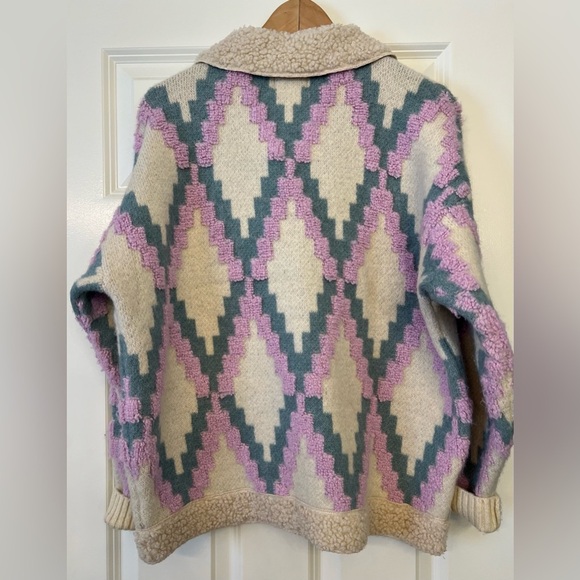 NWT LUSH Lightweight Jacquard Sherpa lined Sweater Jacket Cream/Lilac Size Med. - Picture 2 of 13